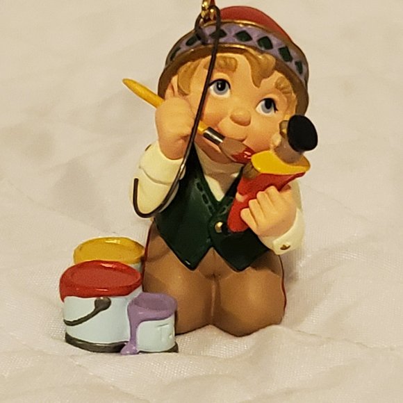 Hallmark Keepsake Ornament Collector's Club - Arctic Artist- 1999 - Picture 2 of 4